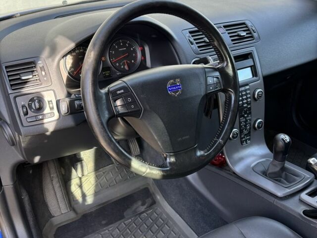 Синий Вольво В50, объемом двигателя 1.8 л и пробегом 348 тыс. км за 4600 $, фото 9 на Automoto.ua