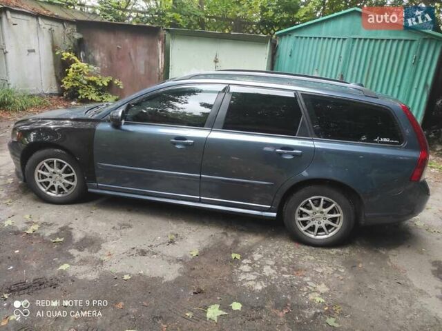 Синий Вольво В50, объемом двигателя 1.56 л и пробегом 292 тыс. км за 6500 $, фото 2 на Automoto.ua