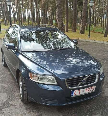 Синий Вольво В50, объемом двигателя 1.8 л и пробегом 236 тыс. км за 7300 $, фото 4 на Automoto.ua