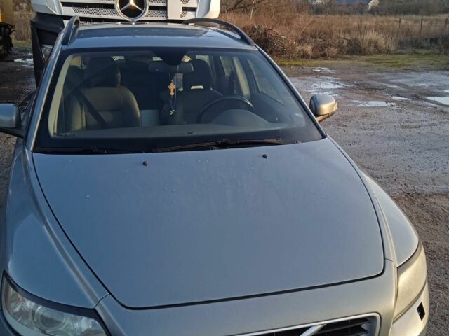 Синий Вольво В50, объемом двигателя 2 л и пробегом 310 тыс. км за 5100 $, фото 2 на Automoto.ua