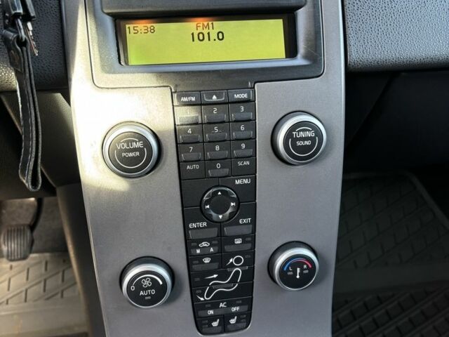 Синий Вольво В50, объемом двигателя 1.8 л и пробегом 348 тыс. км за 4600 $, фото 17 на Automoto.ua