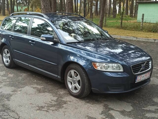Синий Вольво В50, объемом двигателя 1.8 л и пробегом 236 тыс. км за 7300 $, фото 3 на Automoto.ua