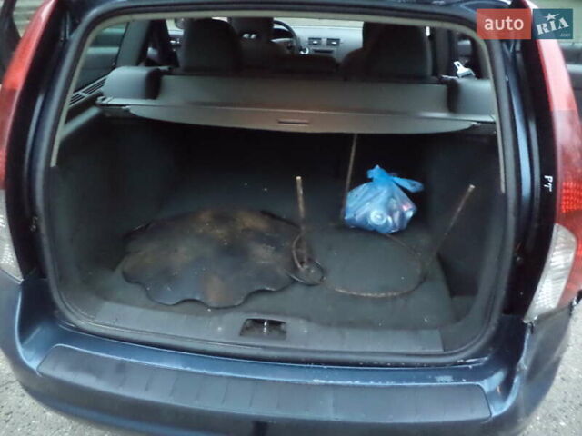 Синий Вольво В50, объемом двигателя 0 л и пробегом 265 тыс. км за 2500 $, фото 15 на Automoto.ua