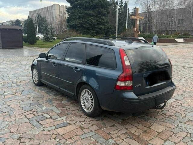 Синий Вольво В50, объемом двигателя 2 л и пробегом 360 тыс. км за 2800 $, фото 1 на Automoto.ua