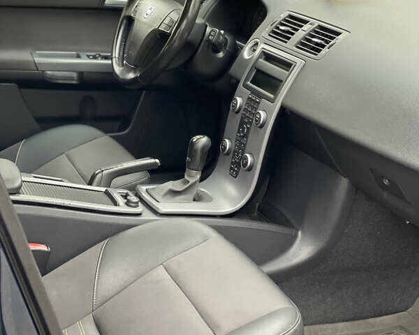 Синий Вольво В50, объемом двигателя 1.6 л и пробегом 227 тыс. км за 6900 $, фото 13 на Automoto.ua