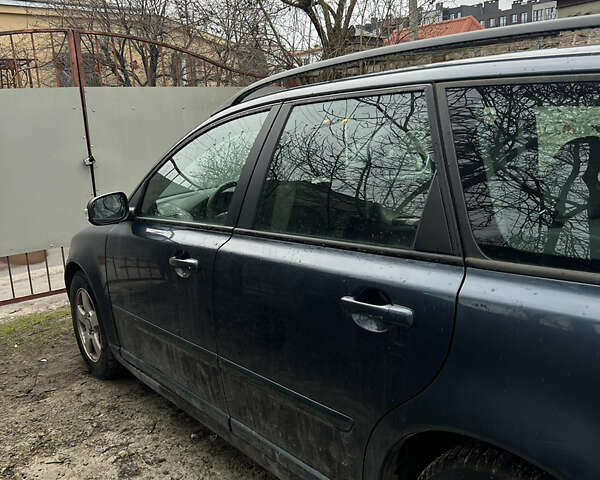 Синий Вольво В50, объемом двигателя 1.56 л и пробегом 215 тыс. км за 5500 $, фото 6 на Automoto.ua