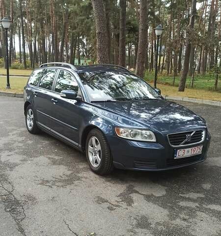 Синий Вольво В50, объемом двигателя 1.8 л и пробегом 236 тыс. км за 7300 $, фото 2 на Automoto.ua