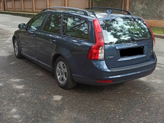 Синій Вольво V50, об'ємом двигуна 1.8 л та пробігом 236 тис. км за 6700 $, фото 2 на Automoto.ua