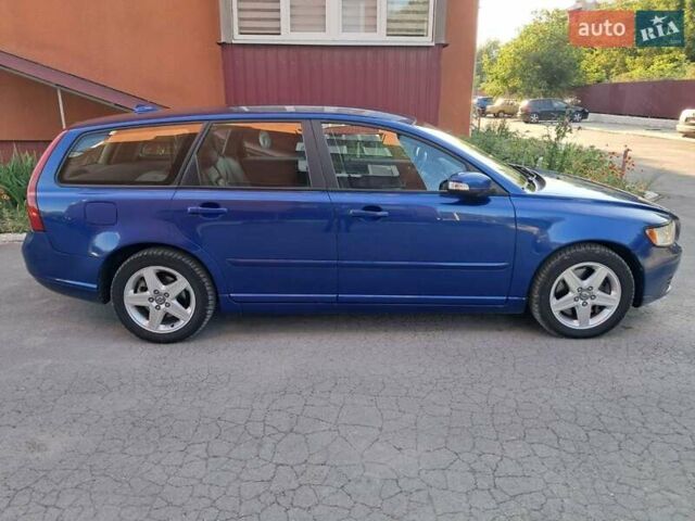 Вольво В50 2009 в Ровно на Automoto.ua Синий Вольво В50, объемом двигателя 2 л и пробегом 205 тыс. км за 8200 $, фото 7 на Automoto.ua