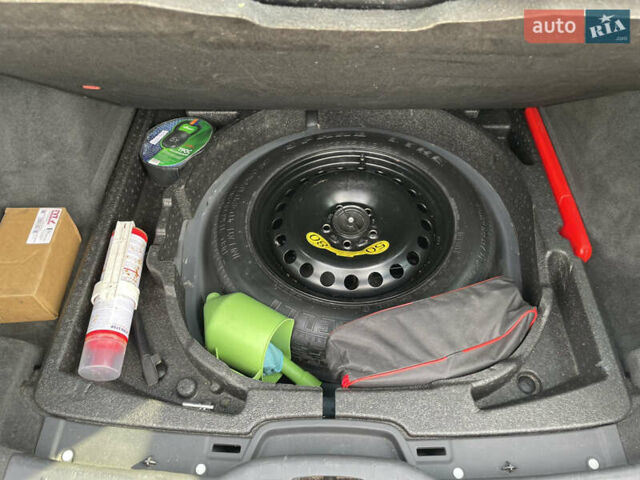 Вольво В50 2009 в Луцке на Automoto.ua Синий Вольво В50, объемом двигателя 1.6 л и пробегом 233 тыс. км за 6800 $, фото 14 на Automoto.ua