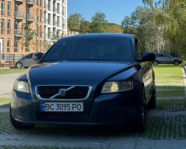 Синий Вольво В50, объемом двигателя 1.6 л и пробегом 260 тыс. км за 8300 $, фото 2 на Automoto.ua