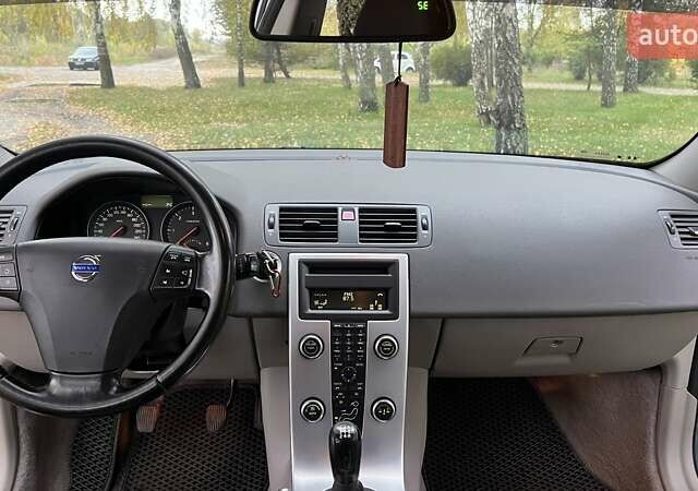 Синий Вольво В50, объемом двигателя 1.56 л и пробегом 200 тыс. км за 7022 $, фото 8 на Automoto.ua