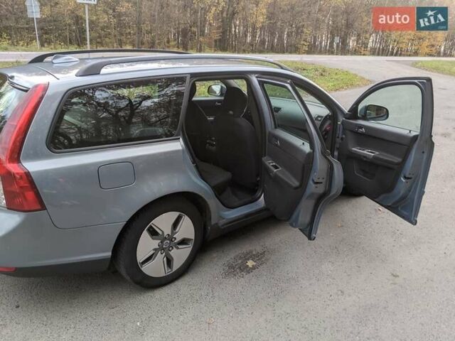 Синий Вольво В50, объемом двигателя 1.6 л и пробегом 301 тыс. км за 6300 $, фото 24 на Automoto.ua