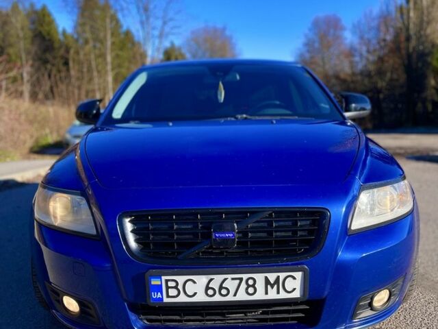 Синий Вольво В50, объемом двигателя 1.6 л и пробегом 291 тыс. км за 7000 $, фото 2 на Automoto.ua