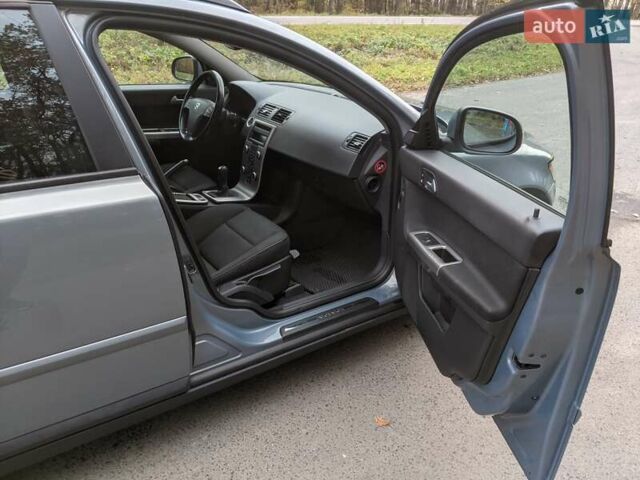 Синий Вольво В50, объемом двигателя 1.6 л и пробегом 301 тыс. км за 6300 $, фото 15 на Automoto.ua