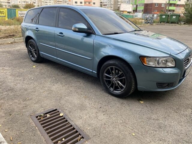 Синий Вольво В50, объемом двигателя 1.6 л и пробегом 264 тыс. км за 8400 $, фото 1 на Automoto.ua