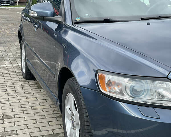 Вольво В50 2009 в Луцке на Automoto.ua Синий Вольво В50, объемом двигателя 1.6 л и пробегом 233 тыс. км за 6800 $, фото 1 на Automoto.ua