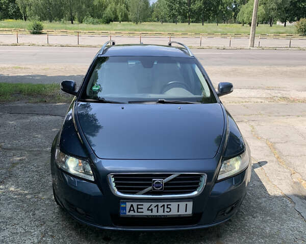 Синий Вольво В50, объемом двигателя 1.6 л и пробегом 274 тыс. км за 5900 $, фото 1 на Automoto.ua