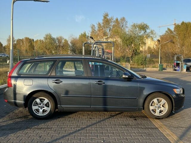 Вольво V50 2009 у Києві на Automoto.ua Синій Вольво V50, об'ємом двигуна 1.6 л та пробігом 251 тис. км за 7500 $, фото 3 на Automoto.ua