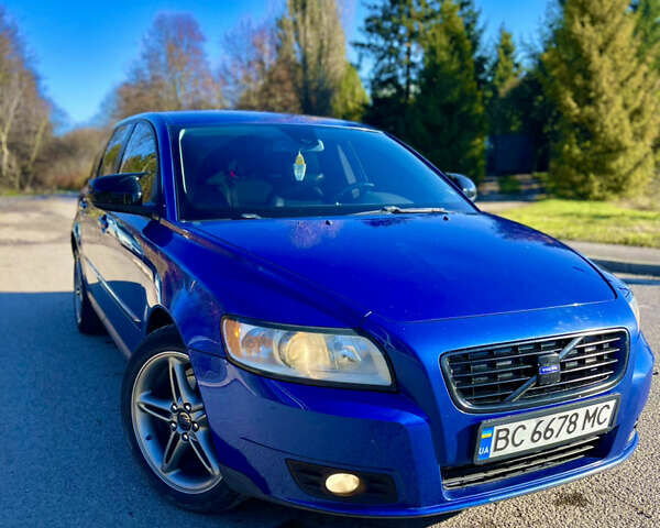 Синий Вольво В50, объемом двигателя 1.56 л и пробегом 291 тыс. км за 7000 $, фото 1 на Automoto.ua
