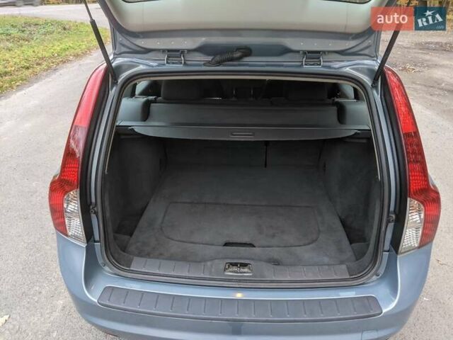 Синий Вольво В50, объемом двигателя 1.6 л и пробегом 301 тыс. км за 6300 $, фото 18 на Automoto.ua