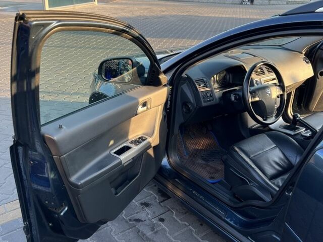 Вольво V50 2009 у Києві на Automoto.ua Синій Вольво V50, об'ємом двигуна 1.6 л та пробігом 251 тис. км за 7500 $, фото 6 на Automoto.ua