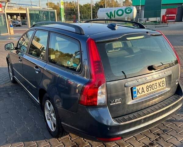 Вольво В50 2009 в Киеве на Automoto.ua Синий Вольво В50, объемом двигателя 1.56 л и пробегом 251 тыс. км за 7500 $, фото 5 на Automoto.ua