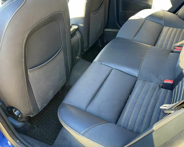 Синий Вольво В50, объемом двигателя 1.56 л и пробегом 291 тыс. км за 7000 $, фото 15 на Automoto.ua