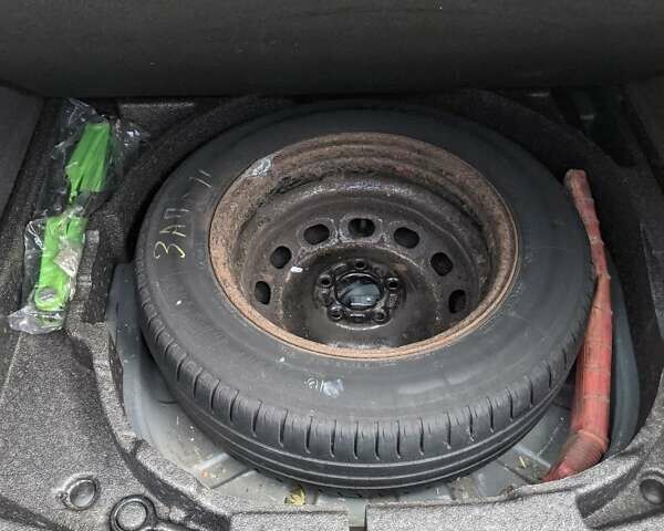 Синий Вольво В50, объемом двигателя 1.56 л и пробегом 267 тыс. км за 6900 $, фото 3 на Automoto.ua