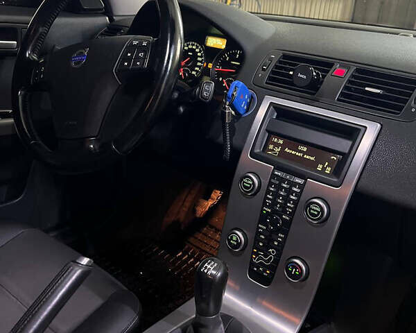 Синій Вольво V50, об'ємом двигуна 1.56 л та пробігом 292 тис. км за 6700 $, фото 23 на Automoto.ua