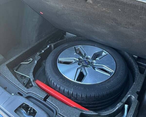 Синій Вольво V50, об'ємом двигуна 1.6 л та пробігом 228 тис. км за 6800 $, фото 17 на Automoto.ua