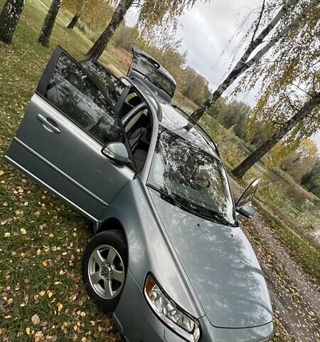 Синий Вольво В50, объемом двигателя 1.56 л и пробегом 200 тыс. км за 7022 $, фото 1 на Automoto.ua