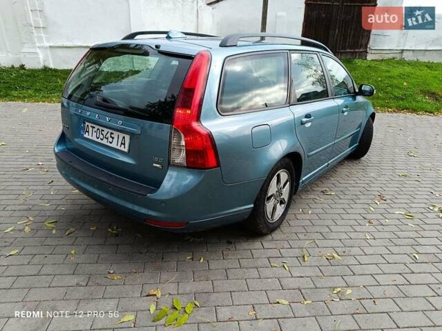 Синий Вольво В50, объемом двигателя 1.6 л и пробегом 260 тыс. км за 5000 $, фото 3 на Automoto.ua