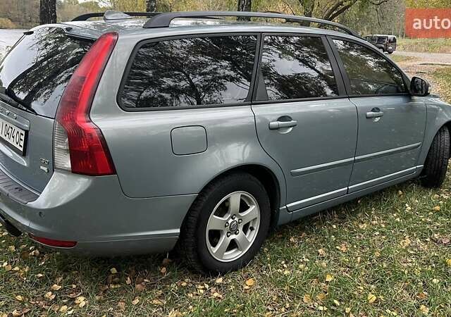 Синий Вольво В50, объемом двигателя 1.56 л и пробегом 200 тыс. км за 7022 $, фото 14 на Automoto.ua