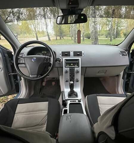 Синий Вольво В50, объемом двигателя 1.56 л и пробегом 200 тыс. км за 7022 $, фото 7 на Automoto.ua