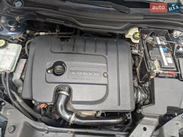 Синий Вольво В50, объемом двигателя 1.56 л и пробегом 267 тыс. км за 6900 $, фото 1 на Automoto.ua