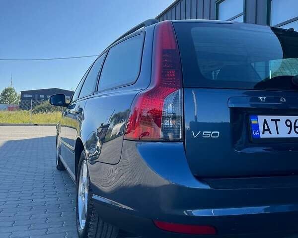 Синій Вольво V50, об'ємом двигуна 1.6 л та пробігом 228 тис. км за 6800 $, фото 4 на Automoto.ua