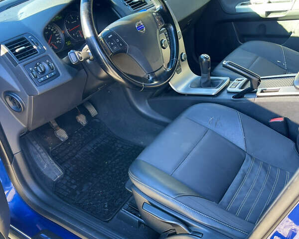 Синий Вольво В50, объемом двигателя 1.56 л и пробегом 291 тыс. км за 7000 $, фото 13 на Automoto.ua