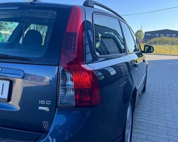 Синій Вольво V50, об'ємом двигуна 1.6 л та пробігом 228 тис. км за 6800 $, фото 6 на Automoto.ua