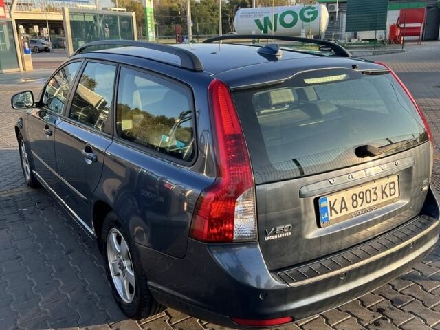 Вольво V50 2009 у Києві на Automoto.ua Синій Вольво V50, об'ємом двигуна 1.6 л та пробігом 251 тис. км за 7500 $, фото 8 на Automoto.ua
