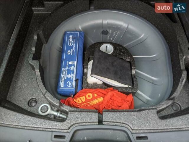 Синий Вольво В50, объемом двигателя 1.6 л и пробегом 301 тыс. км за 6300 $, фото 19 на Automoto.ua