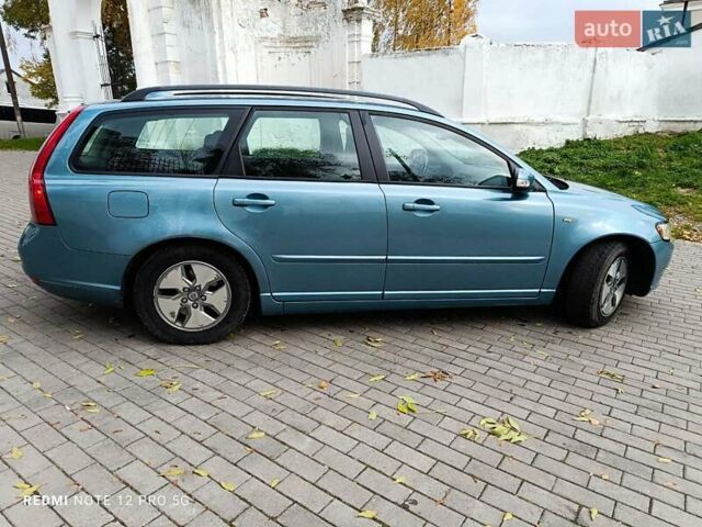 Синий Вольво В50, объемом двигателя 1.56 л и пробегом 260 тыс. км за 5500 $, фото 4 на Automoto.ua