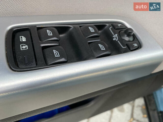 Синий Вольво В50, объемом двигателя 1.6 л и пробегом 212 тыс. км за 7200 $, фото 18 на Automoto.ua