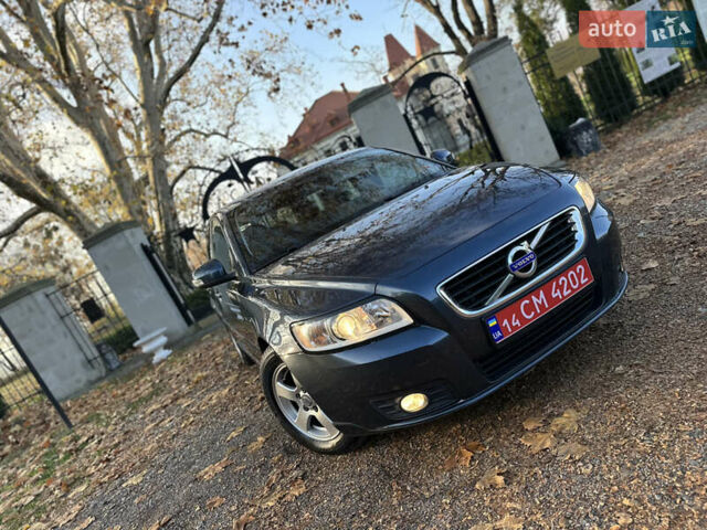 Синий Вольво В50, объемом двигателя 1.6 л и пробегом 234 тыс. км за 8300 $, фото 4 на Automoto.ua