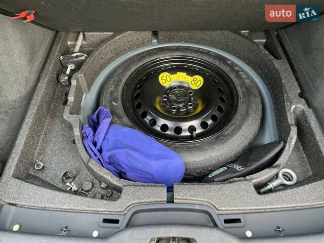 Синий Вольво В50, объемом двигателя 1.6 л и пробегом 212 тыс. км за 7200 $, фото 33 на Automoto.ua