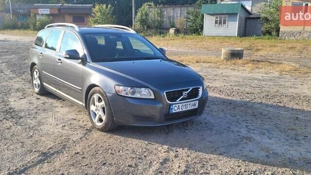 Синий Вольво В50, объемом двигателя 1.56 л и пробегом 228 тыс. км за 5800 $, фото 5 на Automoto.ua