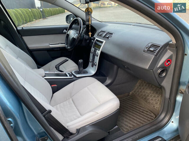 Синий Вольво В50, объемом двигателя 1.6 л и пробегом 212 тыс. км за 7200 $, фото 21 на Automoto.ua