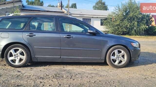 Синий Вольво В50, объемом двигателя 1.56 л и пробегом 228 тыс. км за 5800 $, фото 4 на Automoto.ua