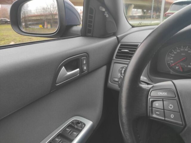 Синій Вольво V50, об'ємом двигуна 0 л та пробігом 226 тис. км за 7700 $, фото 4 на Automoto.ua