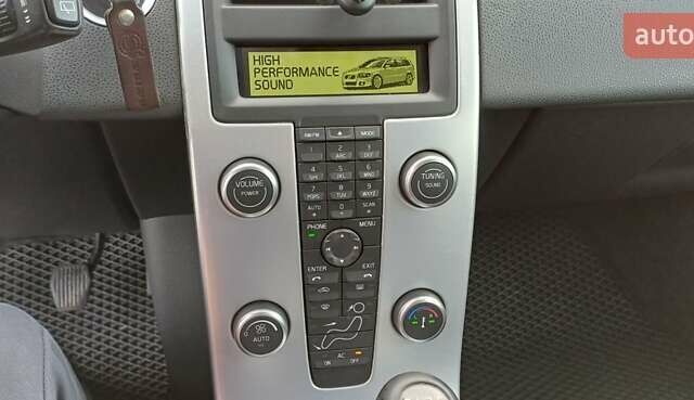 Синій Вольво V50, об'ємом двигуна 1.56 л та пробігом 225 тис. км за 8100 $, фото 18 на Automoto.ua